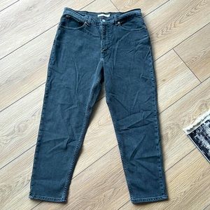 Levi’s mom jeans size 30